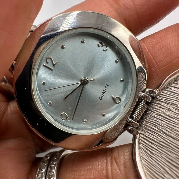 3/$30 Snowflake Clip-On Watch Keychain Bag Charm Hidden Dial Silver Tone - Picture 7 of 11